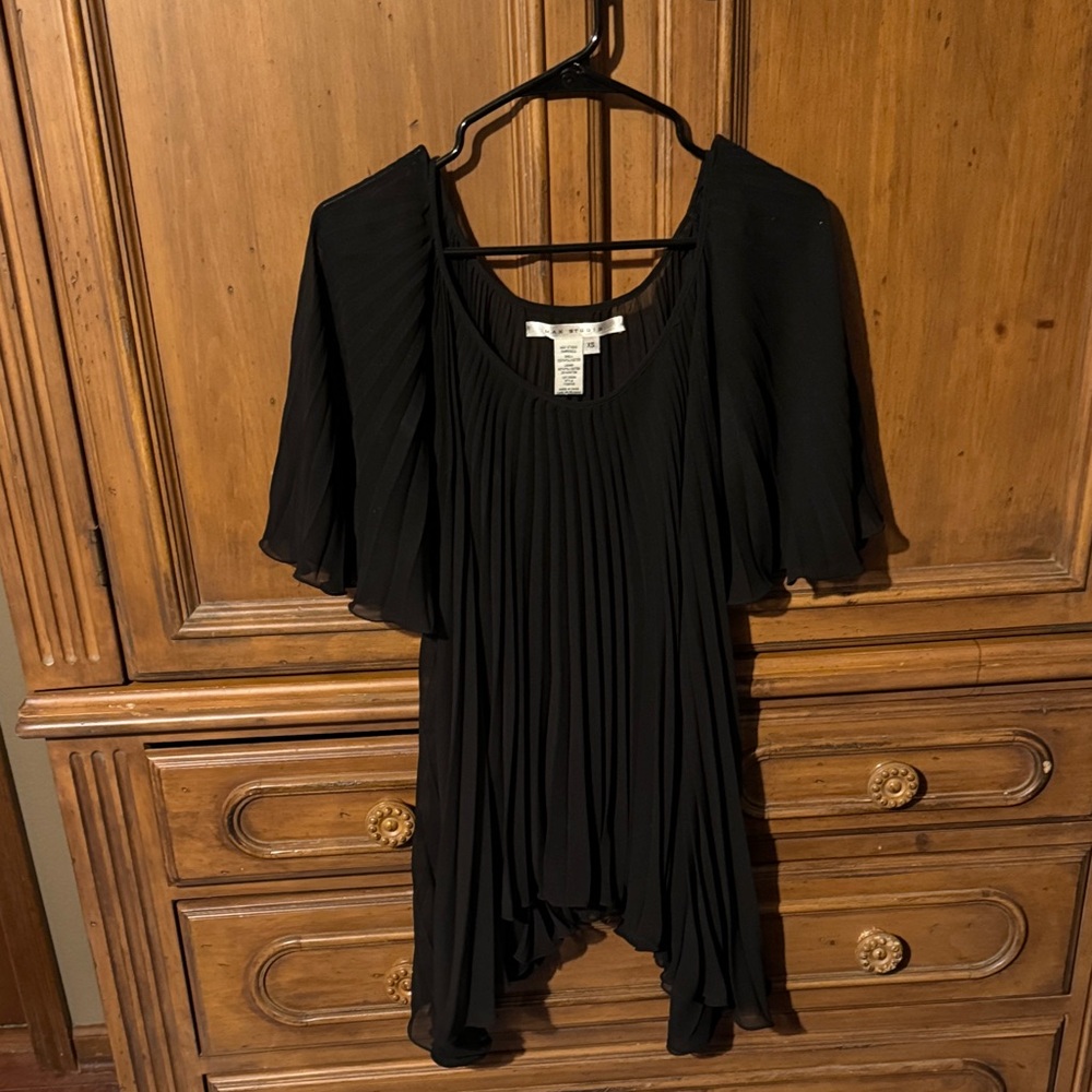 Max Studio Elegant Black Pleated Blouse